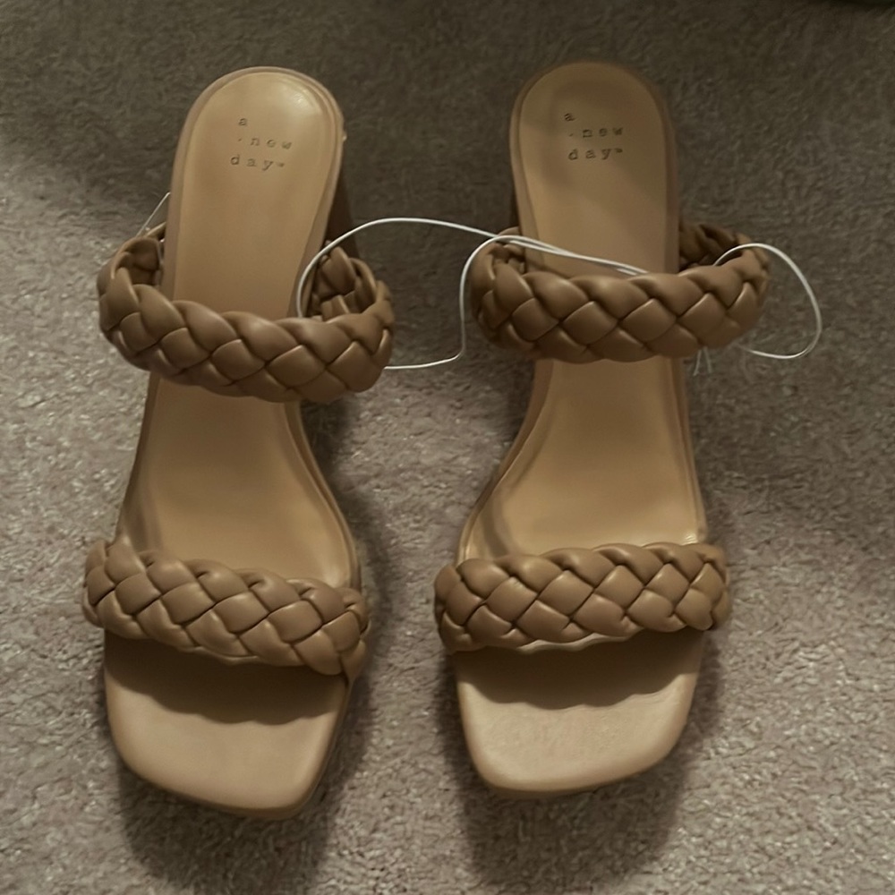 Target a new day tiana mule heels - NWT size 10
